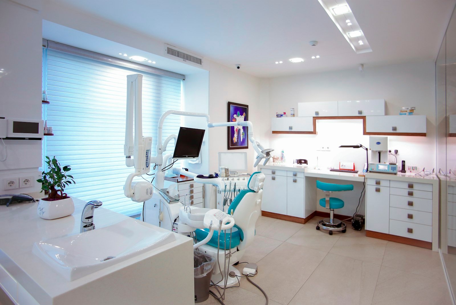 Agentes de validação de elegibilidade e carência em operadoras de planos de saúde odontológicos