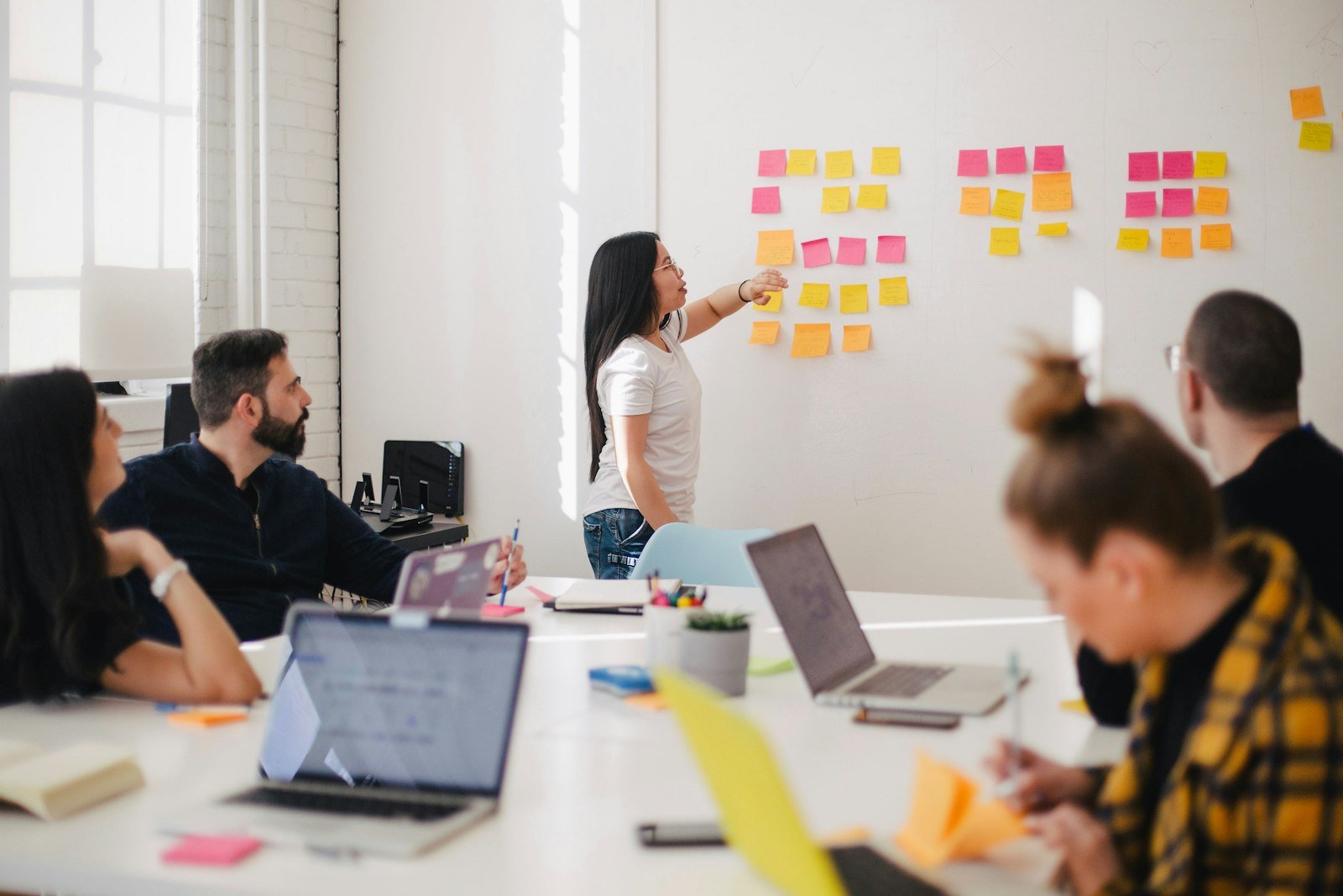 Conectores oficiais do ChatGPT Enterprise com Salesforce e ServiceNow
