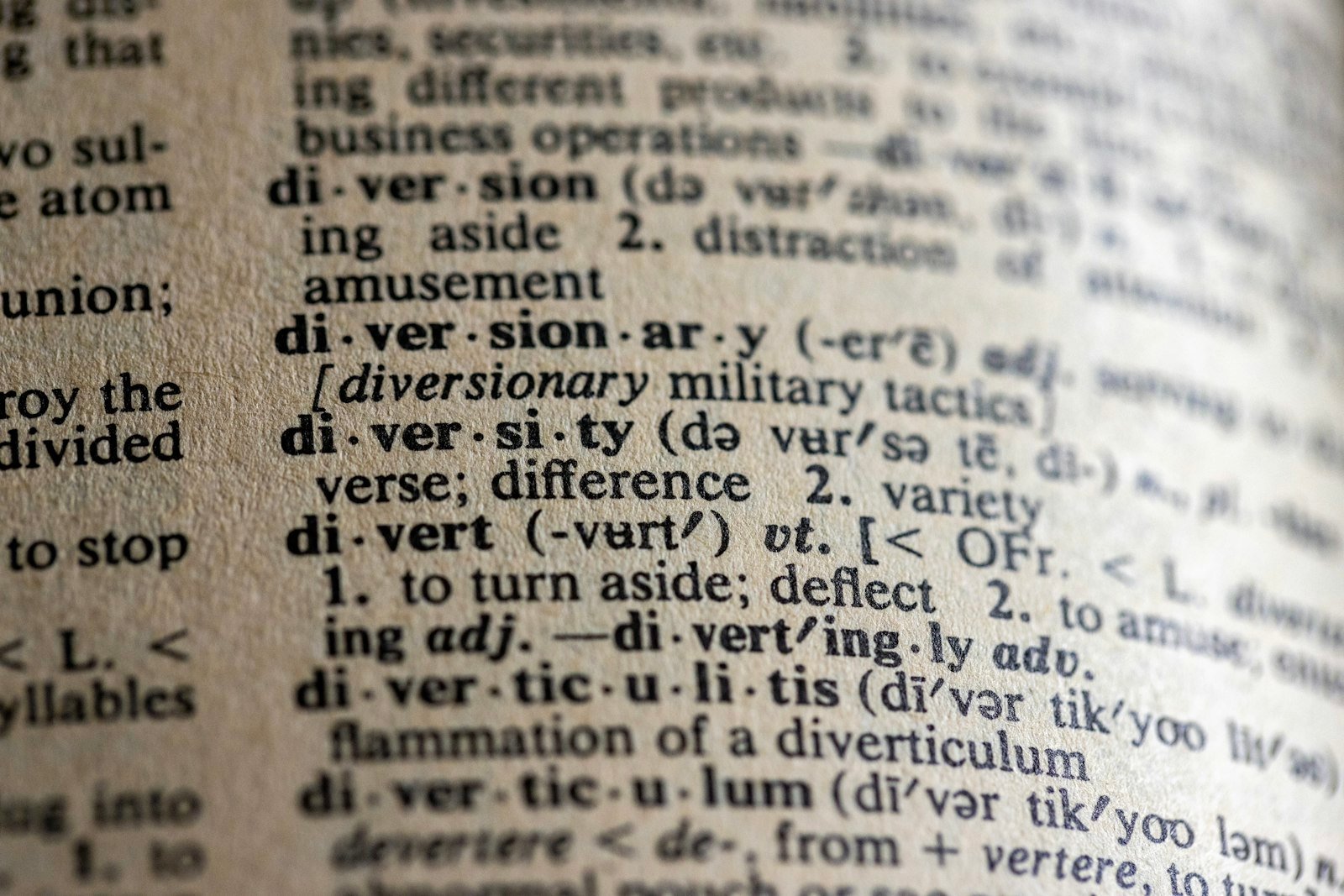 IA para escolas de idiomas: prática de conversação com supervisão